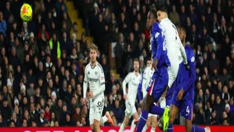 NBA赛场风云突变：步行者逆境求生，实力差距下的生存挑战！